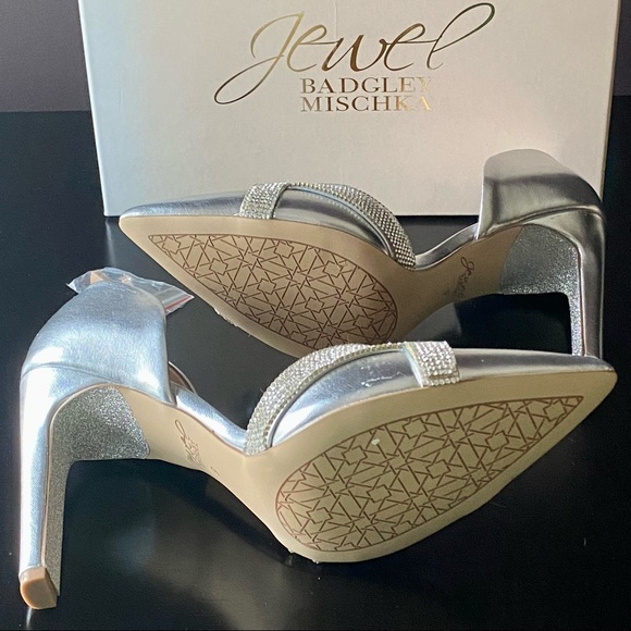 New Badgley Mischka Sedona Pumps 9 - Picture 6 of 10